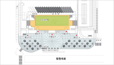 전체평면도 : 터미널 주출입구 앞쪽에는 광장이 있으며, 광장 앞에 시내버스 정류소와 창원대로가 있습니다.