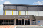 다목적체육관 정문출입구를 바라보며 찍은 사진