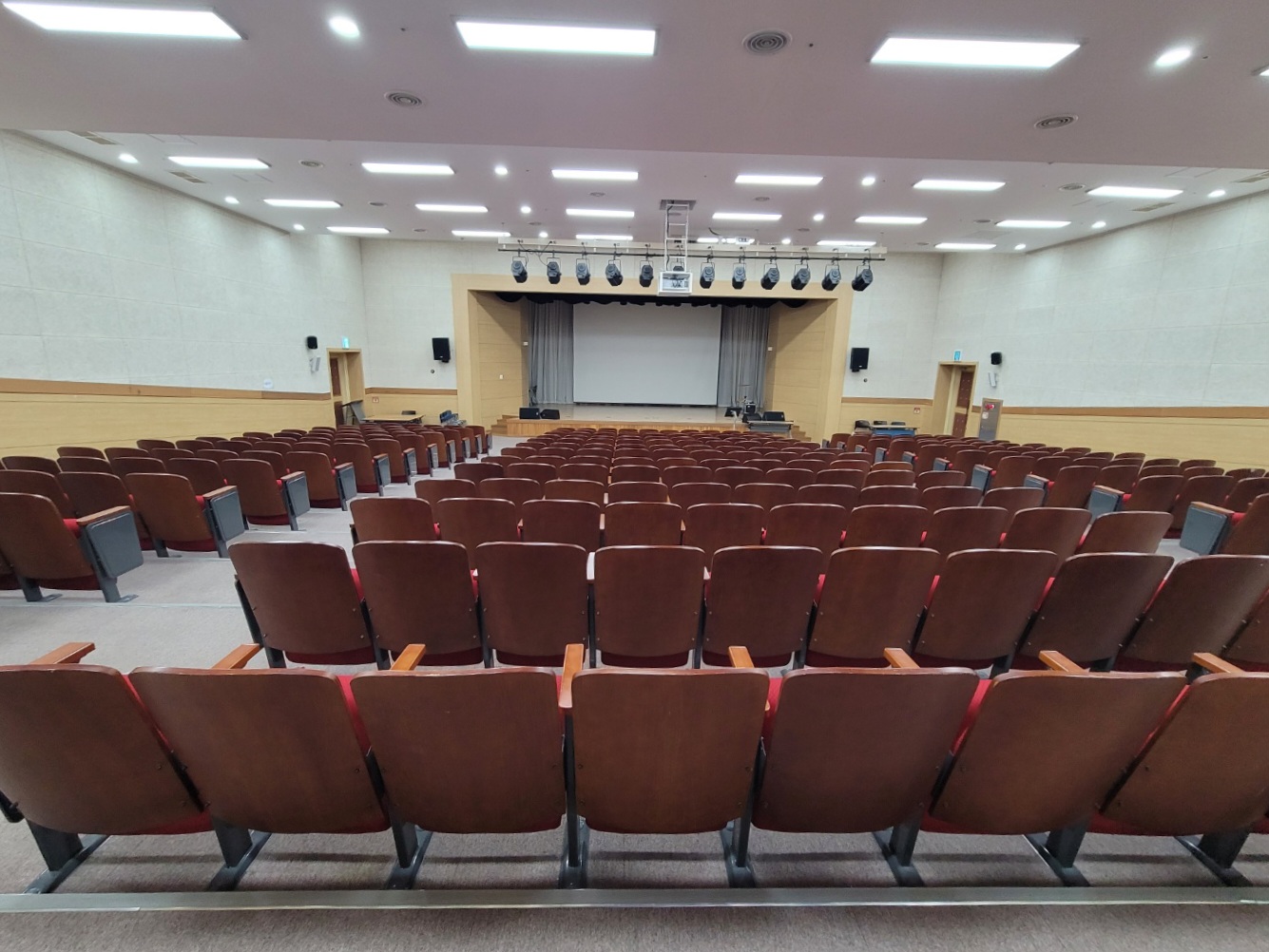 진동종합복지관 본관 3층 강당 전체적인 모습 촬영