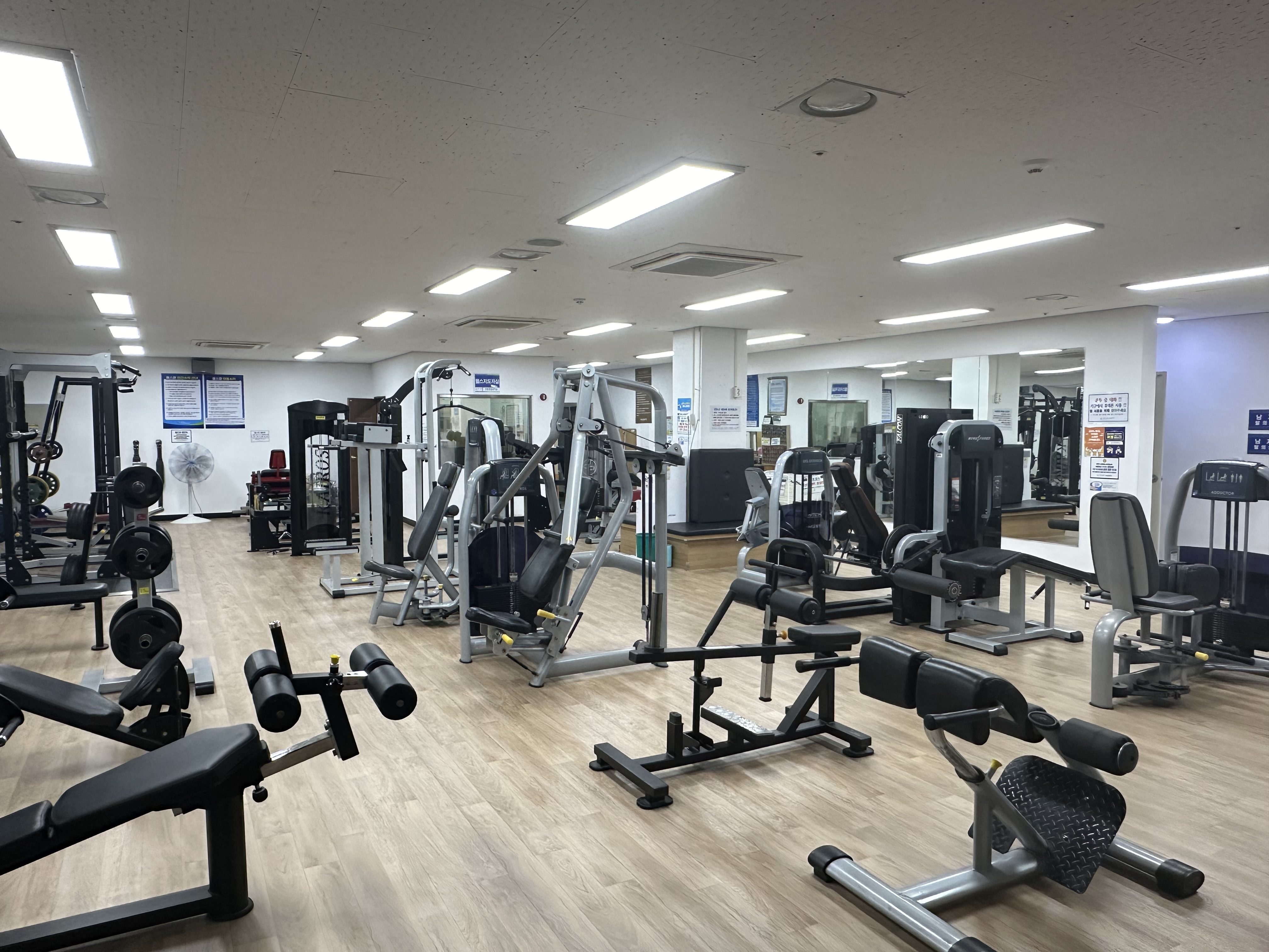 진동종합복지관 본관 3층 헬스장 전체적인 모습 촬영