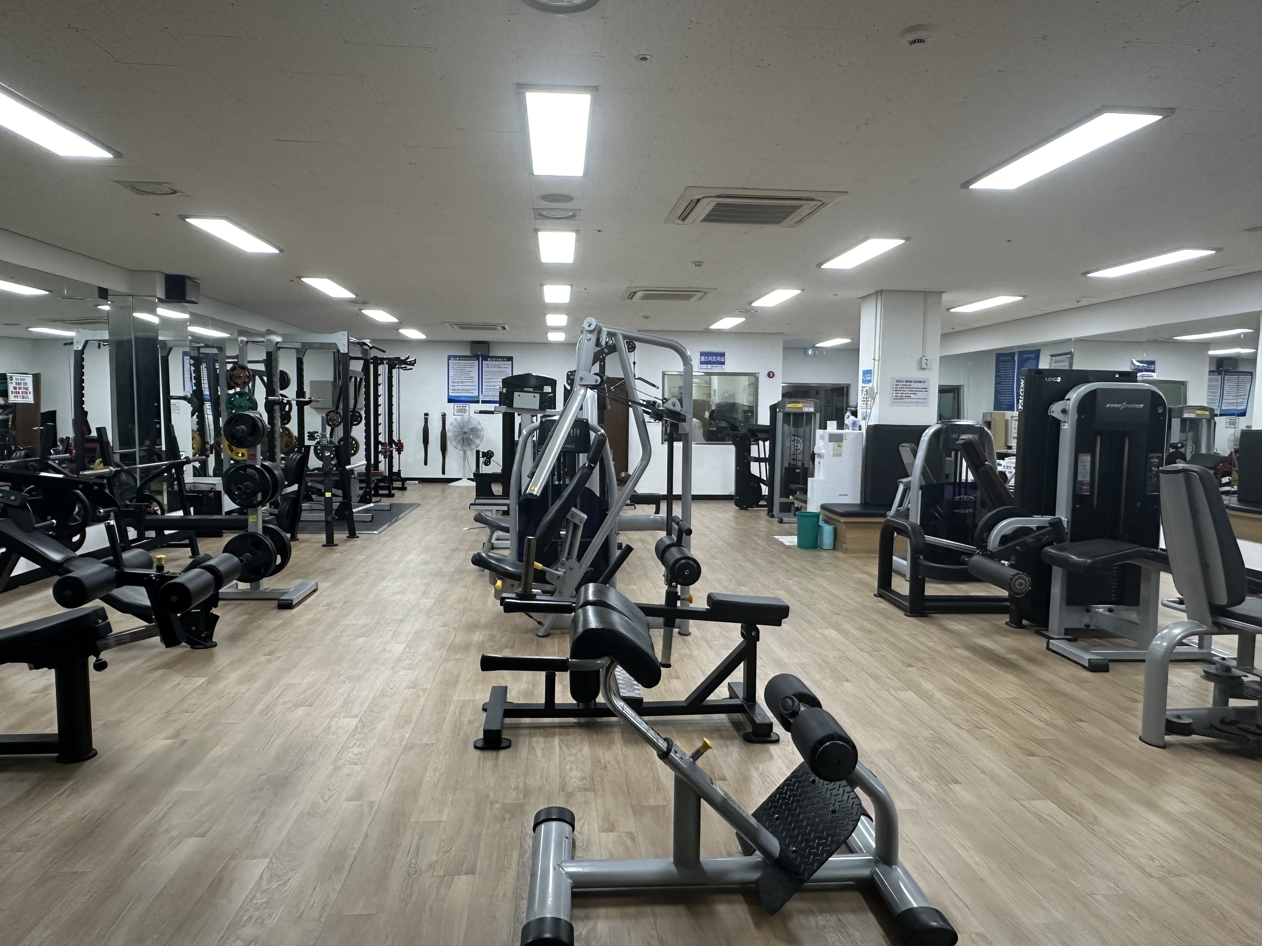 진동종합복지관 본관 3층 헬스장 전체적인 모습 촬영