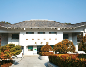 진해천자원 정문 입구 사진