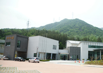측면에서 바라본 상복공원 화장장의 모습