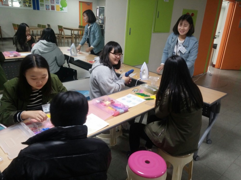 늘재미 봉사단과 함께 하는 3월 토토늘 이야기1(공예부스)_11