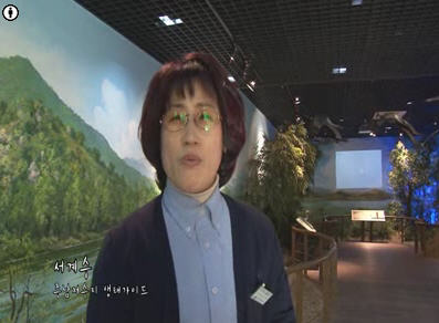 인터뷰를 진행하고 있는 참여자의 모습
