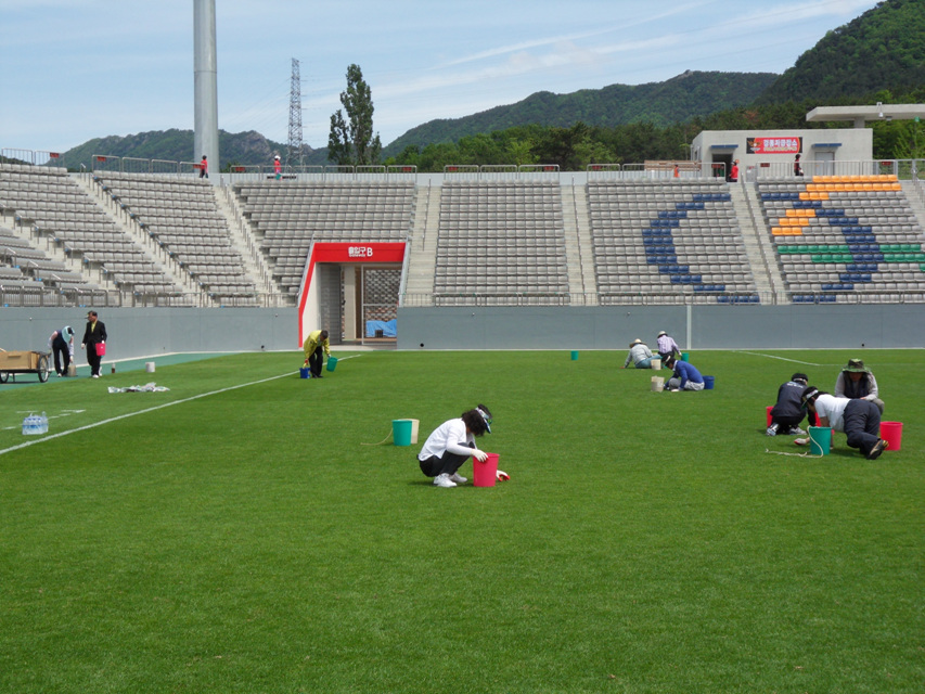 경남FC 임직원들과 함께한 땀의 현장!_4