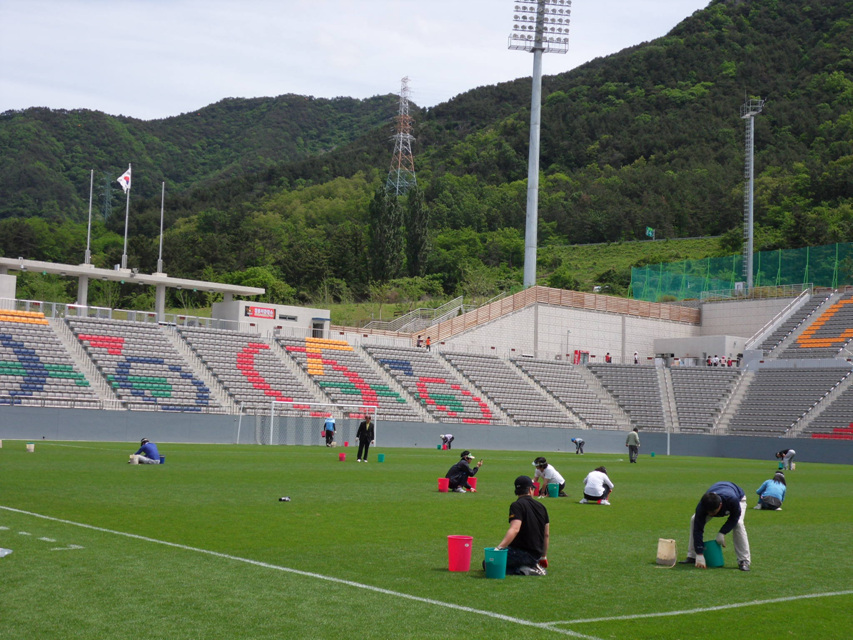 경남FC 임직원들과 함께한 땀의 현장!_6