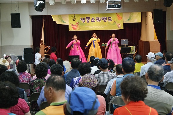 즐거움을 전해주는 넝쿨소리밴드 음악회 _2