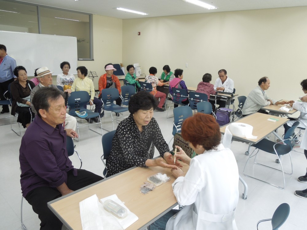 10월5일 &#034; 활기찬 노인, 건강한노년&#034; 노인의 날 행사_4