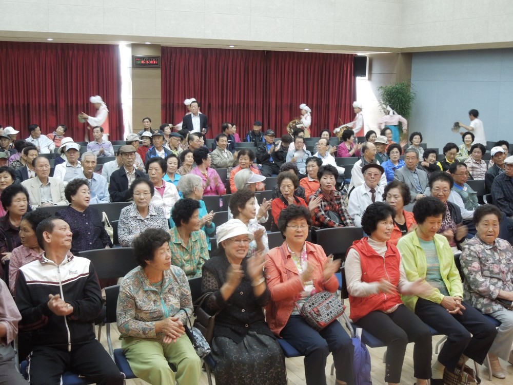 10월5일 &#034; 활기찬 노인, 건강한노년&#034; 노인의 날 행사_6