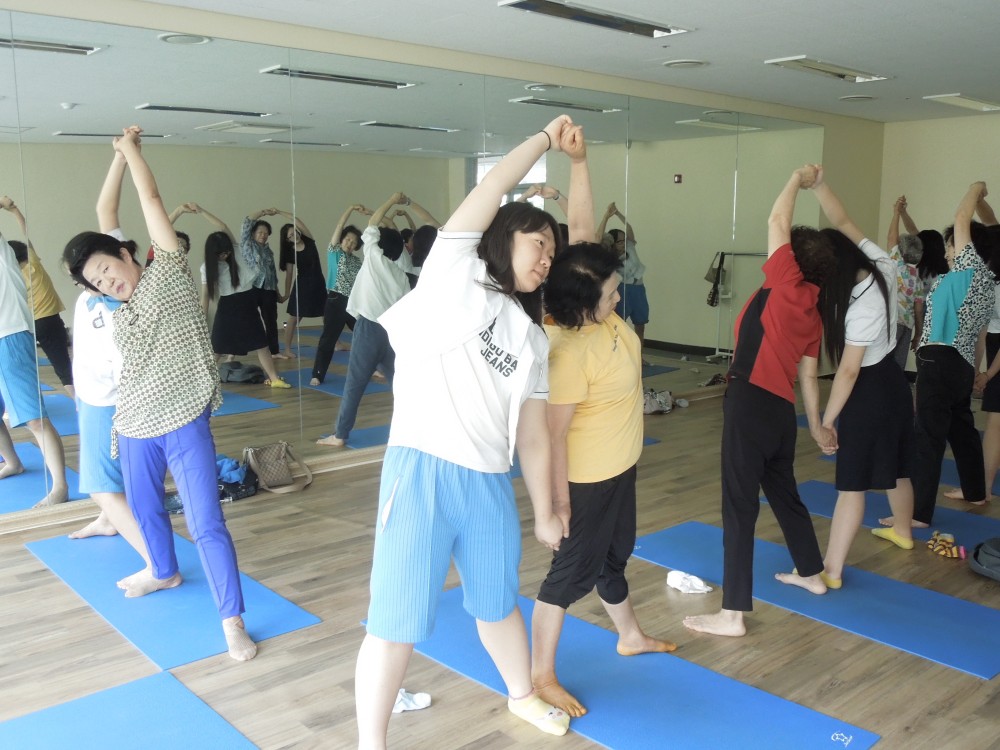 어르신과 청소년이 함께하는 요가체험 교실_3