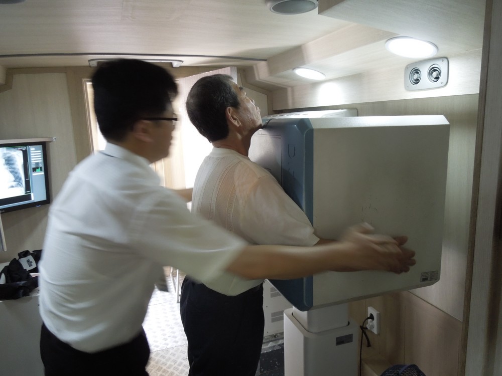 어르신들의 편안한 호흡을 위한&#034;폐결핵 검사&#034; 실시_1