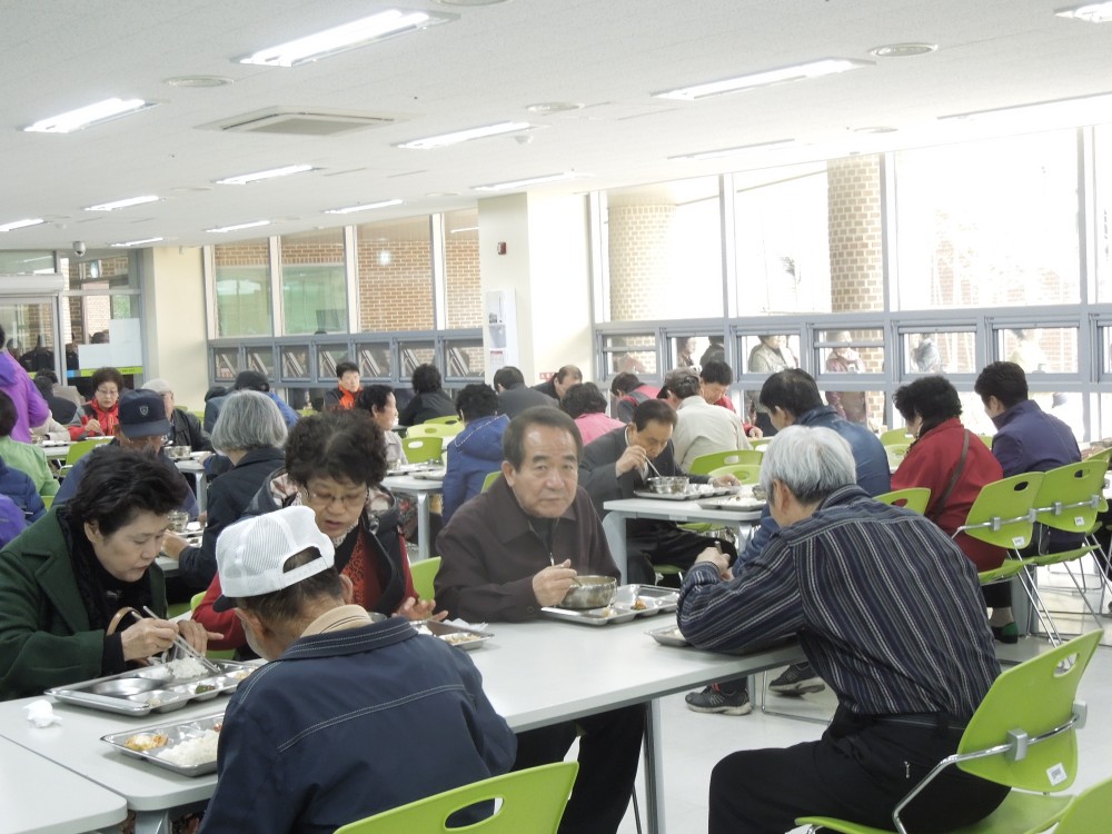 SK 이노베이션 연계 어르신 무료급식 행사 실시_2
